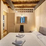 Maison Le Chic