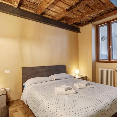 Maison Le Chic