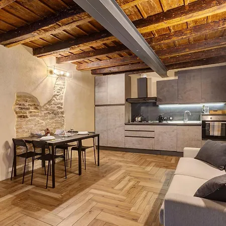 Maison Le Chic Apartment *