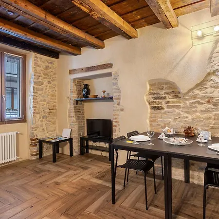 아파트 Maison Le Chic *